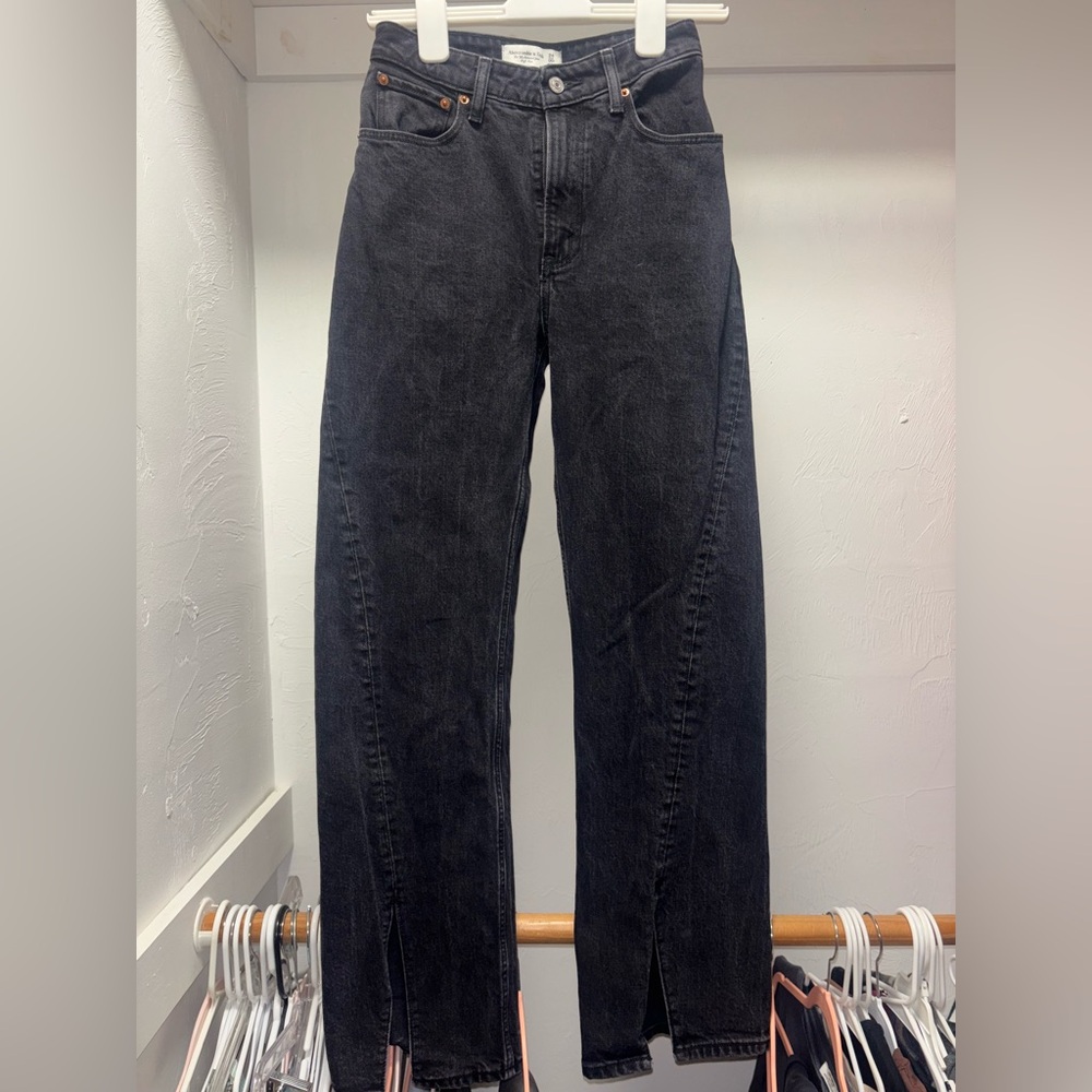 Abercrombie black barrel jeans